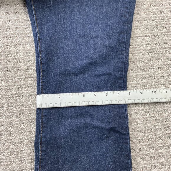 Signature by Levi's Strauss Women's Modern Boot Cut Jeans Size 16M W33/32 Denim - Picture 12 of 13